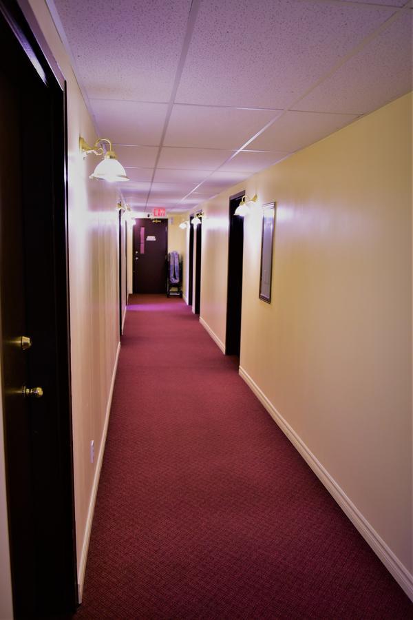 Royal Windsor Motel Екстериор снимка