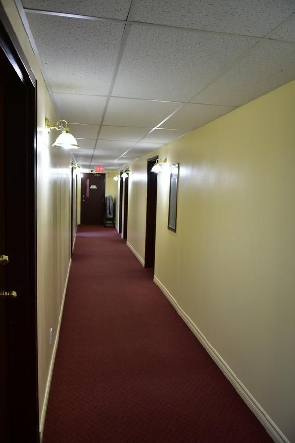 Royal Windsor Motel Екстериор снимка