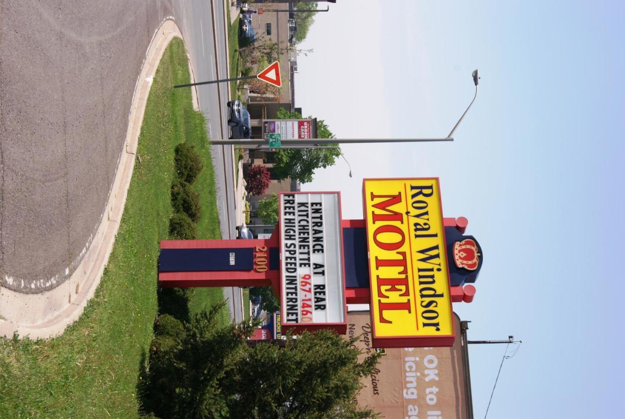 Royal Windsor Motel Екстериор снимка